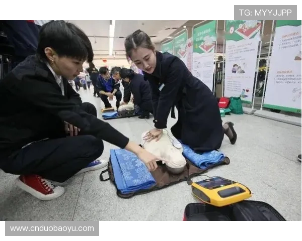 生死时速！男子球场四次心跳骤停 AED 逆转死神(1)